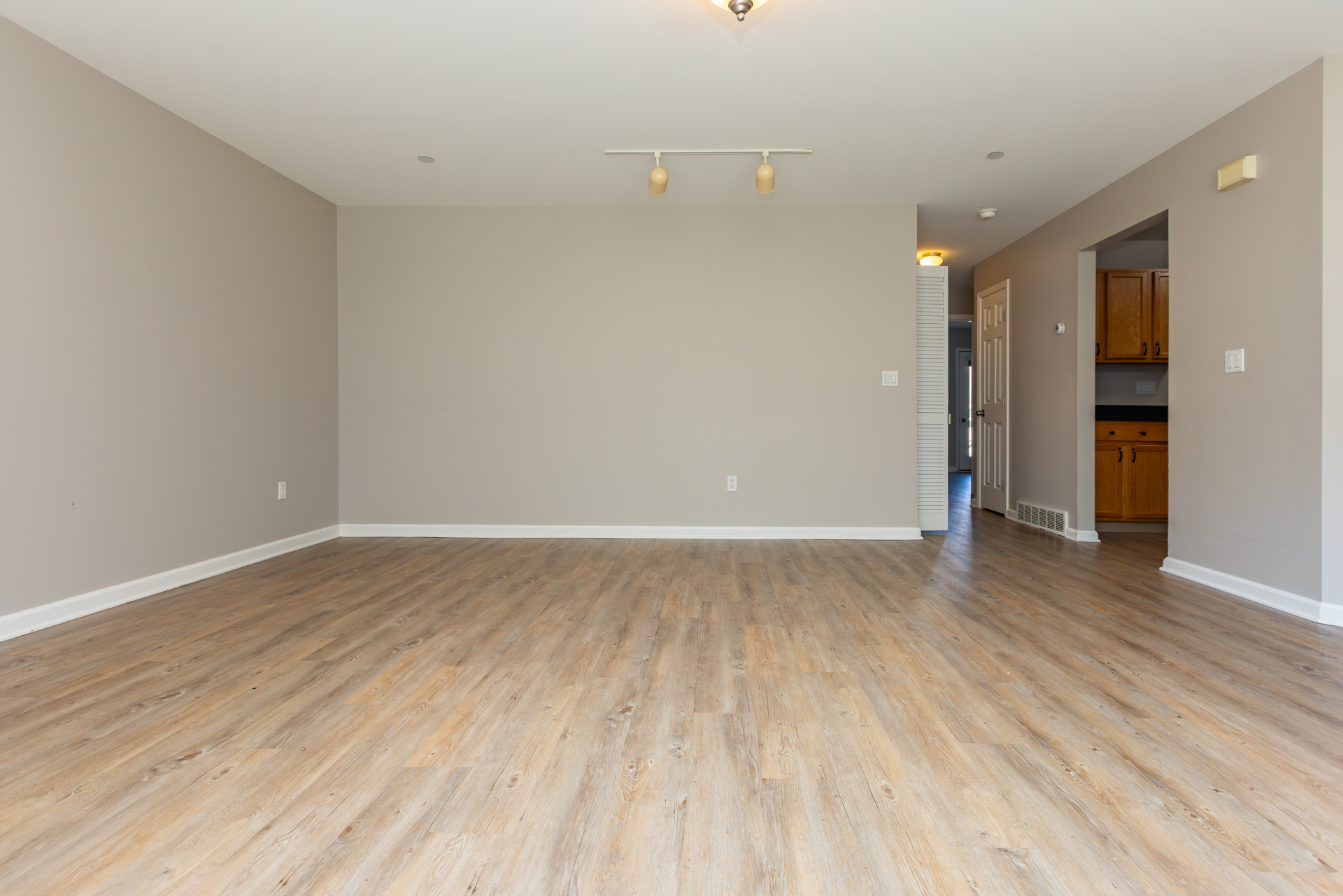 202 Crystal Hill Lane, Poughkeepsie, NY, 12603 — photo 3